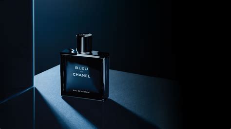 bleu de chanel aromatique boisé|Les trois interprétations BLEU .